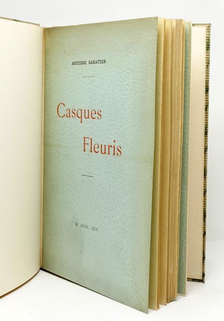 Casques fleuris